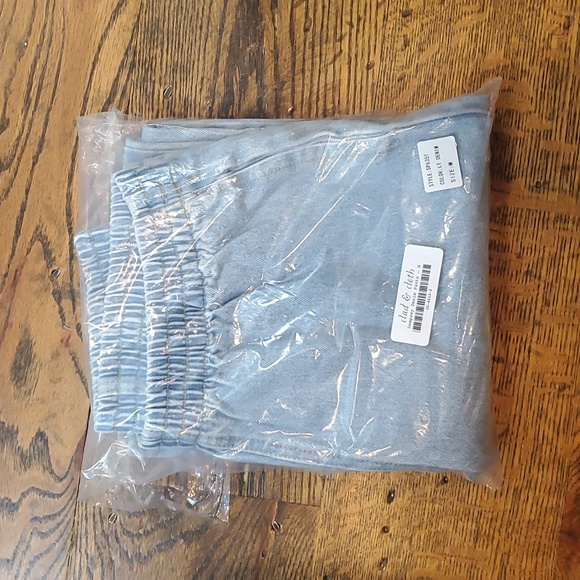 Clad & Cloth Dempsey denim pants in a size Medium - Picture 8 of 11